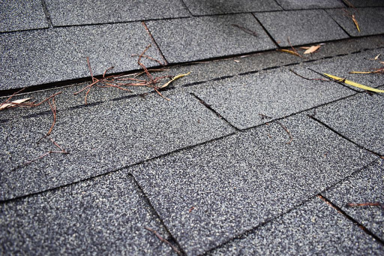 How Long do Asphalt Shingles Last?