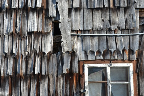 roof shingles flapping in wind