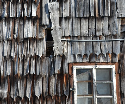 roof shingles flapping in wind